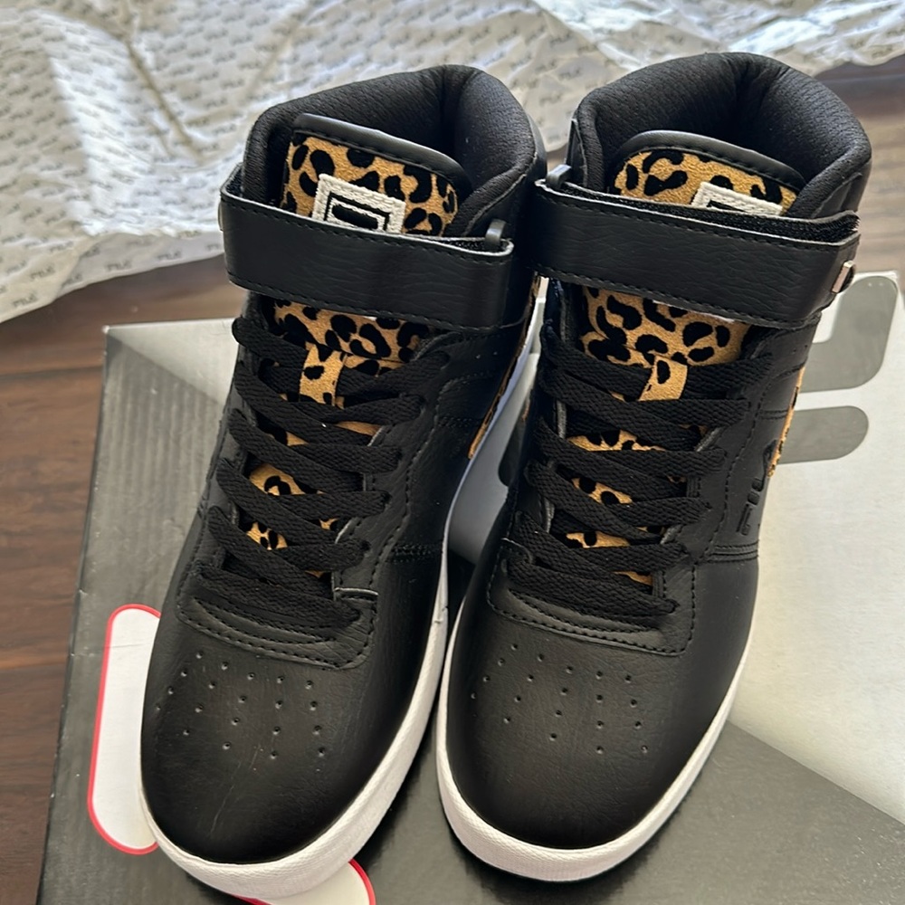 Women’s sneakes